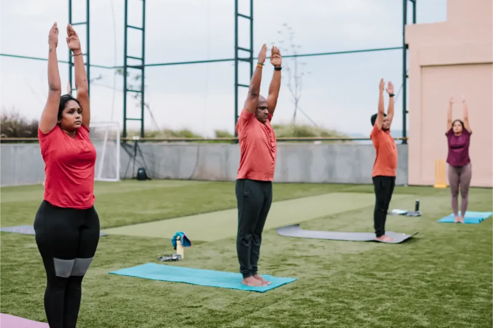 Outdoor Yoga vs Virtual Yoga in Chennai 2025