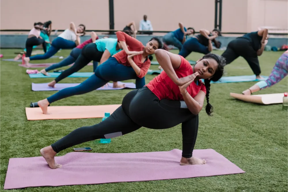 Outdoor Yoga vs Virtual Yoga Chennai 2025